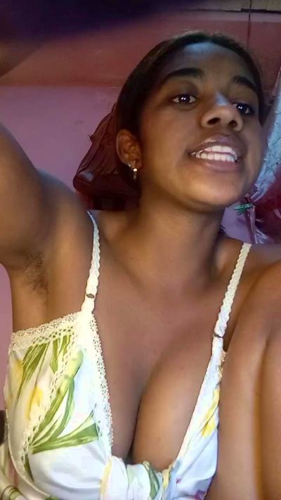Melanie33 live cam on Cam4