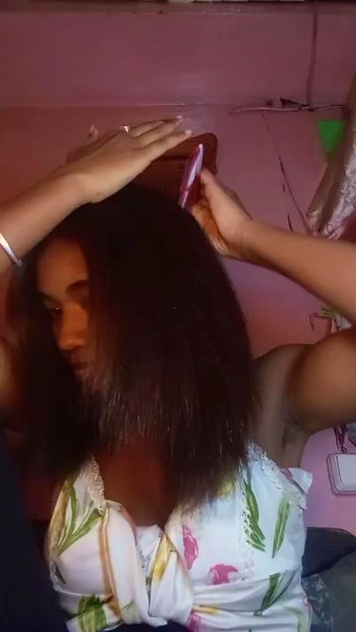 Melanie33 live cam on Cam4