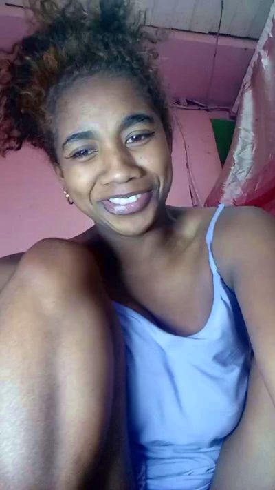 Melanie33 live cam on Cam4
