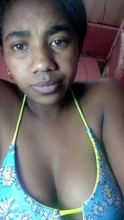 Melanie33 live cam on Cam4