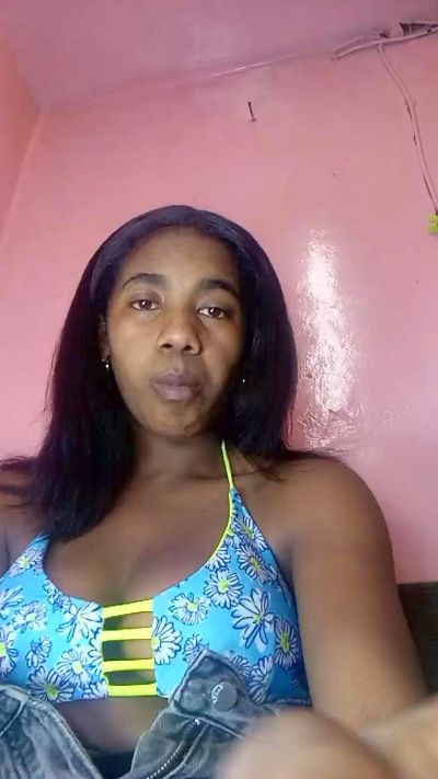 Melanie33 live cam on Cam4