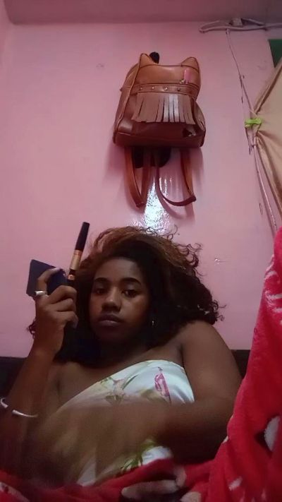 Melanie33 live cam on Cam4