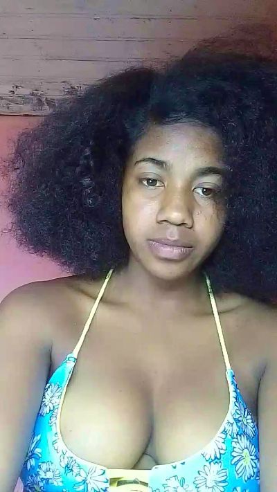 Melanie33 live cam on Cam4