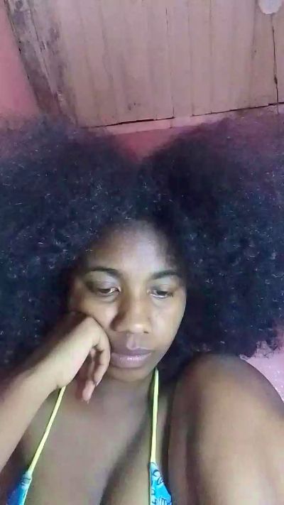 Melanie33 live cam on Cam4