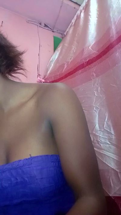 Melanie33 live cam on Cam4