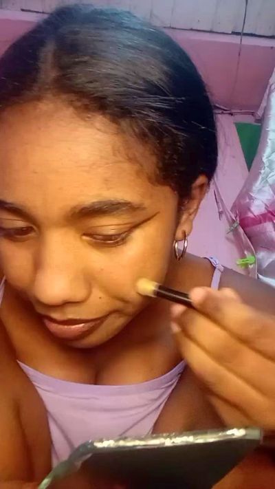 Melanie33 live cam on Cam4