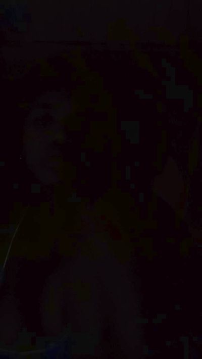 Melanie33 live cam on Cam4