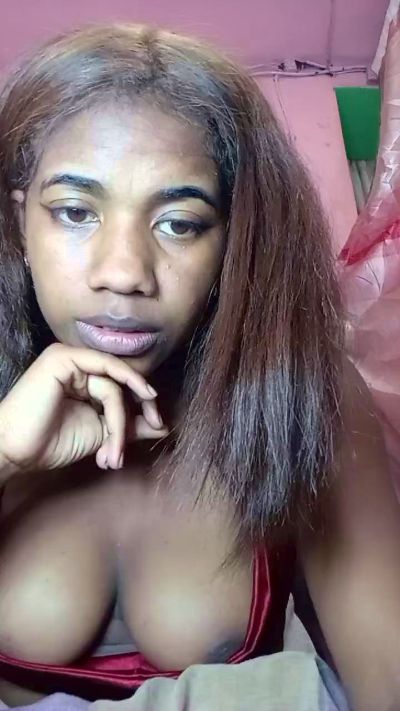 Melanie33 live cam on Cam4