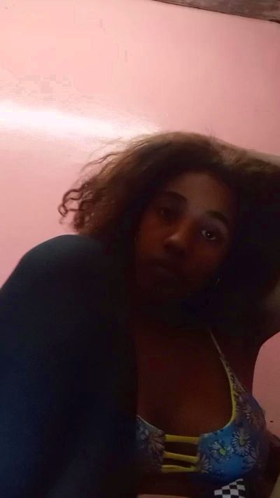 Melanie33 live cam on Cam4