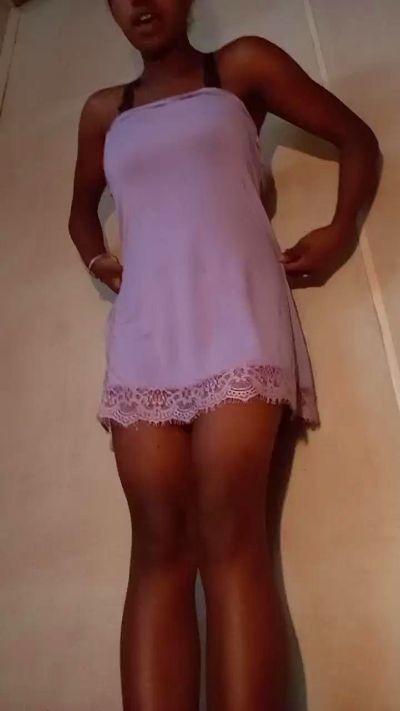 Melanie33 live cam on Cam4