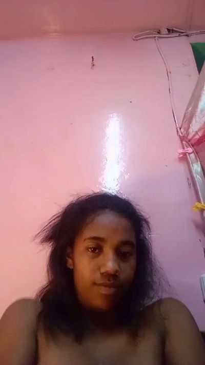 Melanie33 live cam on Cam4