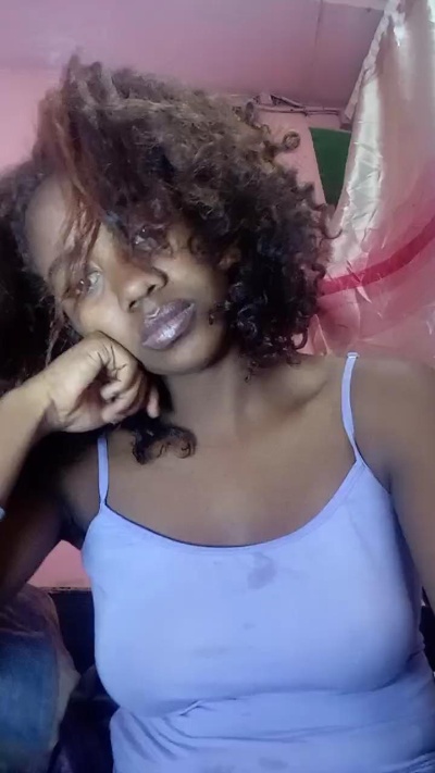Melanie33 live cam on Cam4