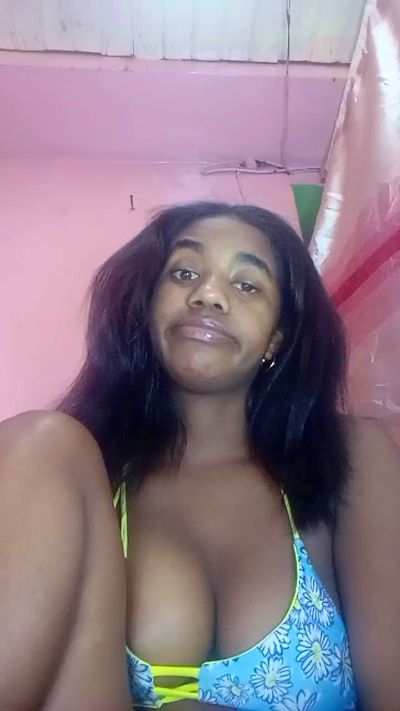 Melanie33 live cam on Cam4