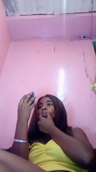 Melanie33 live cam on Cam4