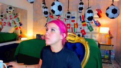 MelanieRoux live cam on Cam4