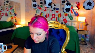 MelanieRoux live cam on Cam4