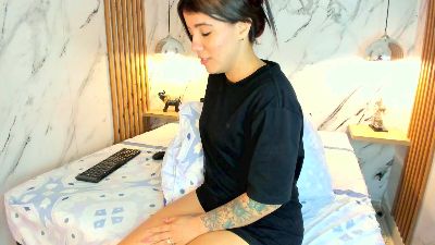 MelanieRoux live cam on Cam4