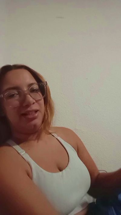 Melanipaola2003 live cam on Cam4