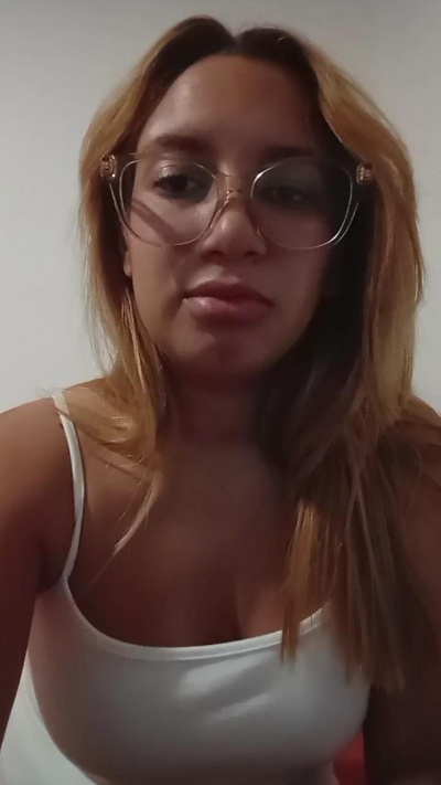 Melanipaola2003 live cam on Cam4