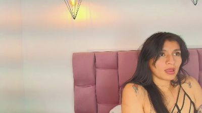 Melannyy__ live cam on Cam4