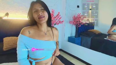 Melannyy__ live cam on Cam4