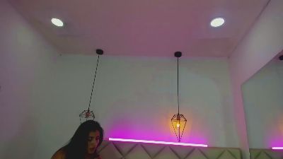 Melannyy__ live cam on Cam4