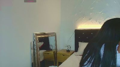 Melannyy__ live cam on Cam4
