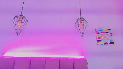 Melannyy__ live cam on Cam4