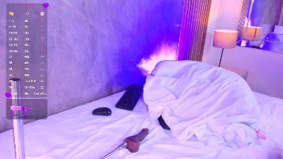 MelanyHolsen live cam on Cam4