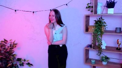 MeldaFiscalini live female webcam from France