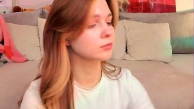 Melenamiles live cam on Cam4