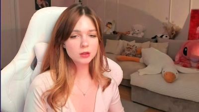 Melenamiles live cam on Cam4