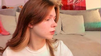 Melenamiles live cam on Cam4