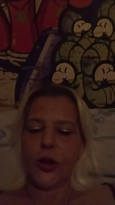 Melfifi46 live cam on Cam4