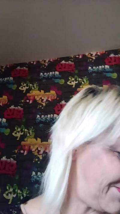 Melfifi46 live cam on Cam4