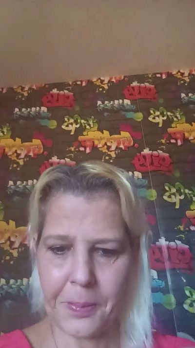 Melfifi46 live cam on Cam4