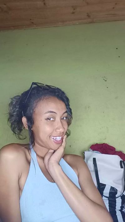 Melianah live cam on Cam4