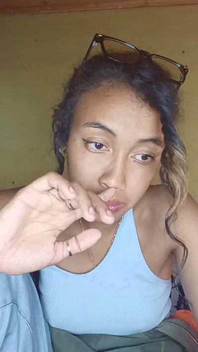 Melianah live cam on Cam4