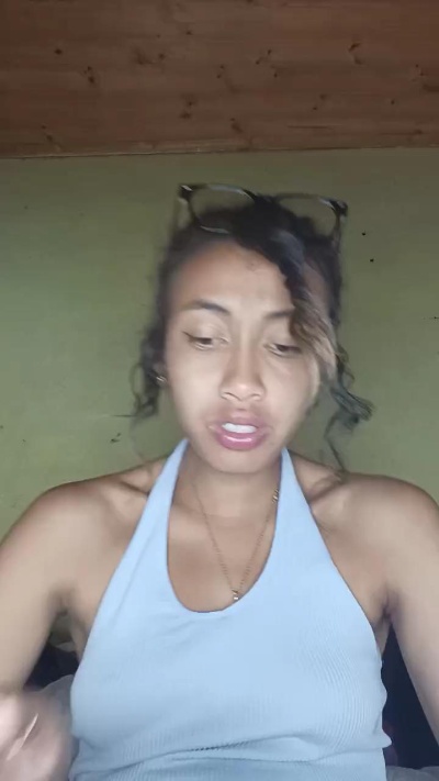 Melianah live cam on Cam4