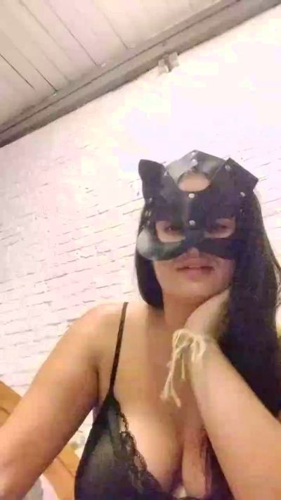 Melissou98 live cam on Cam4