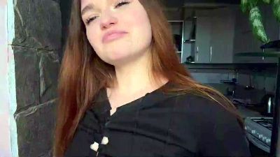 MelitaPetric live cam on Cam4