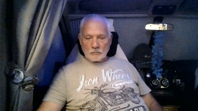 Melkmann1 live cam on Cam4