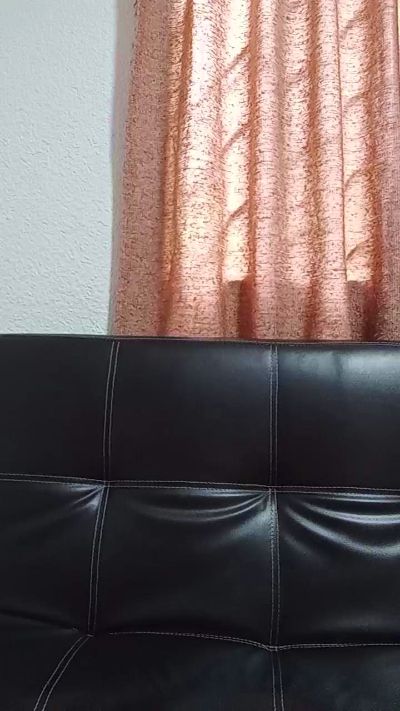 Mellkrem4 live cam on Cam4