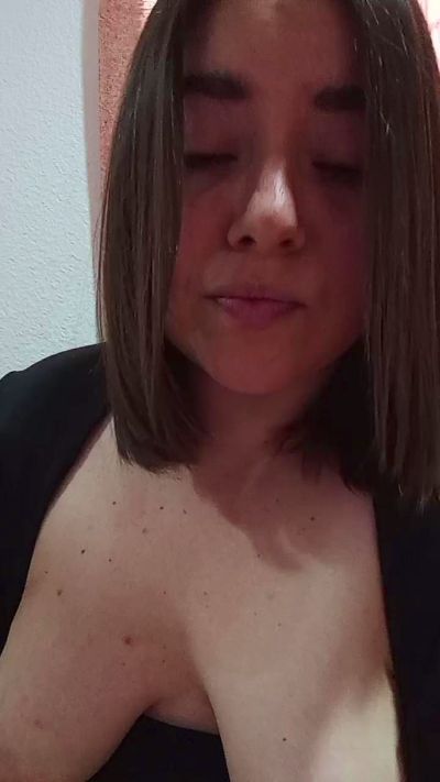 Mellkrem4 live cam on Cam4