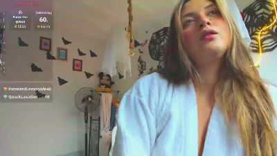 Melly_whatson live cam on Cam4