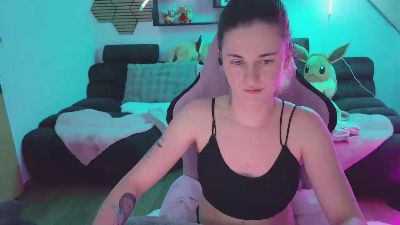 Mellyfouryou live cam on Cam4