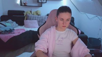 Mellyfouryou live cam on Cam4