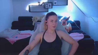Mellyfouryou live cam on Cam4