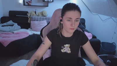 Mellyfouryou live cam on Cam4