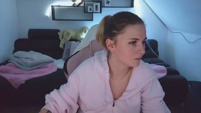 Mellyfouryou live cam on Cam4